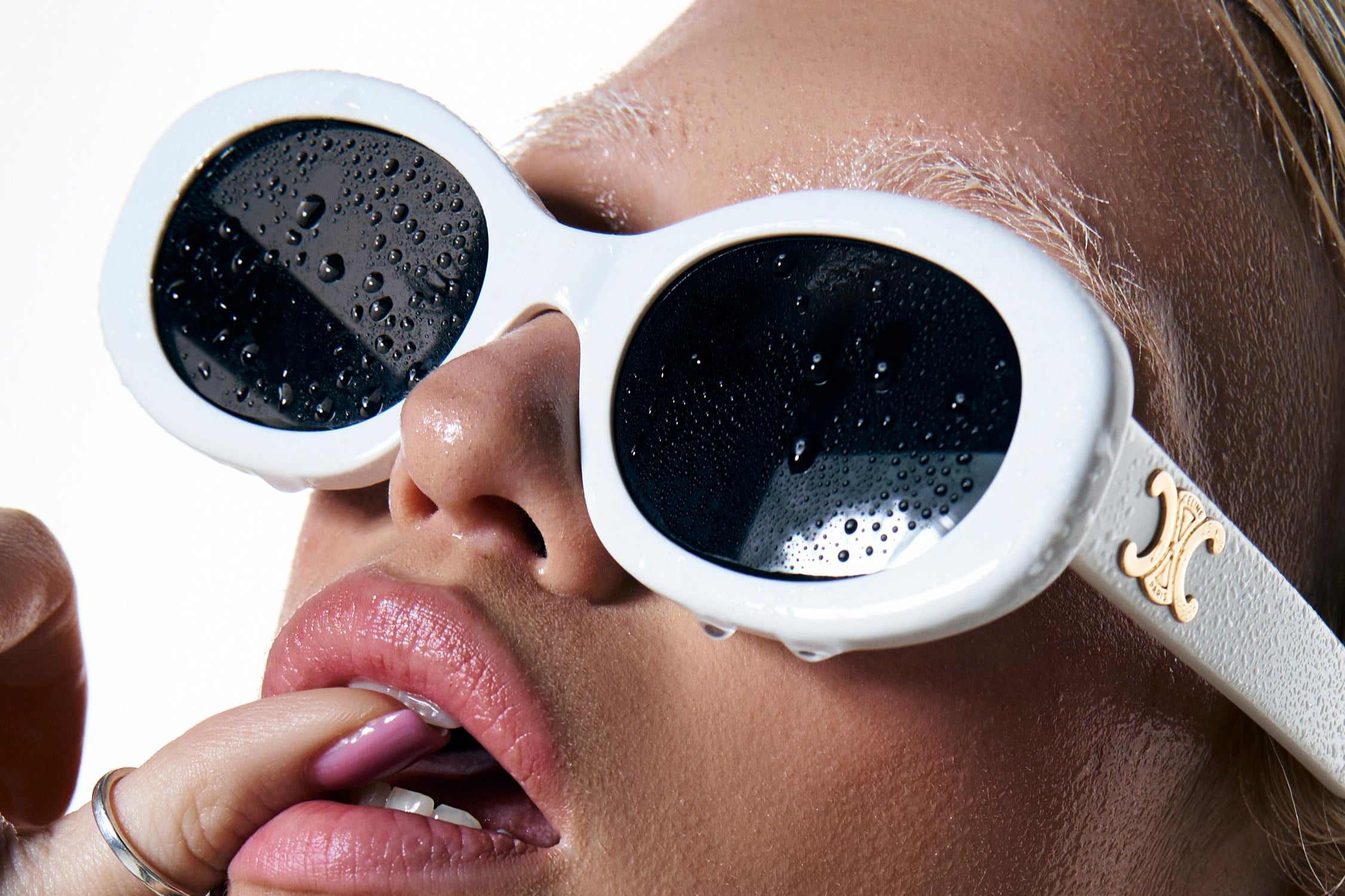 サングラス Celine Sunglasses CL40194U 25A Oval Acetate Triomphe Buy Celine Cl40194U 25A Oval Cat Eye White Sunglasses at