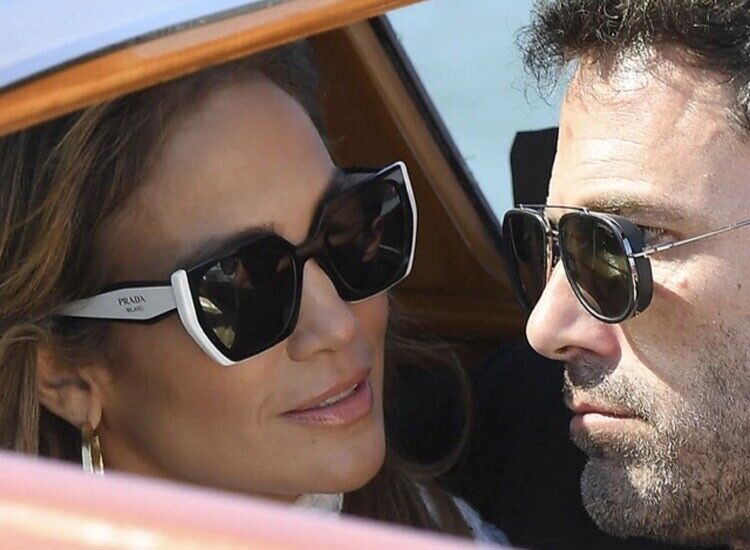 Prada PR 15WS 09q-5s0 Square Black/White Oversized Sunglasses
